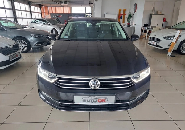 Volkswagen Passat cena 66900 przebieg: 130165, rok produkcji 2016 z Sulejów małe 326